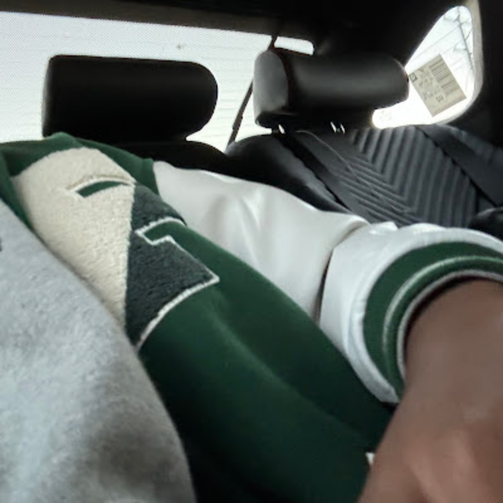 Meet your Posher, Amir